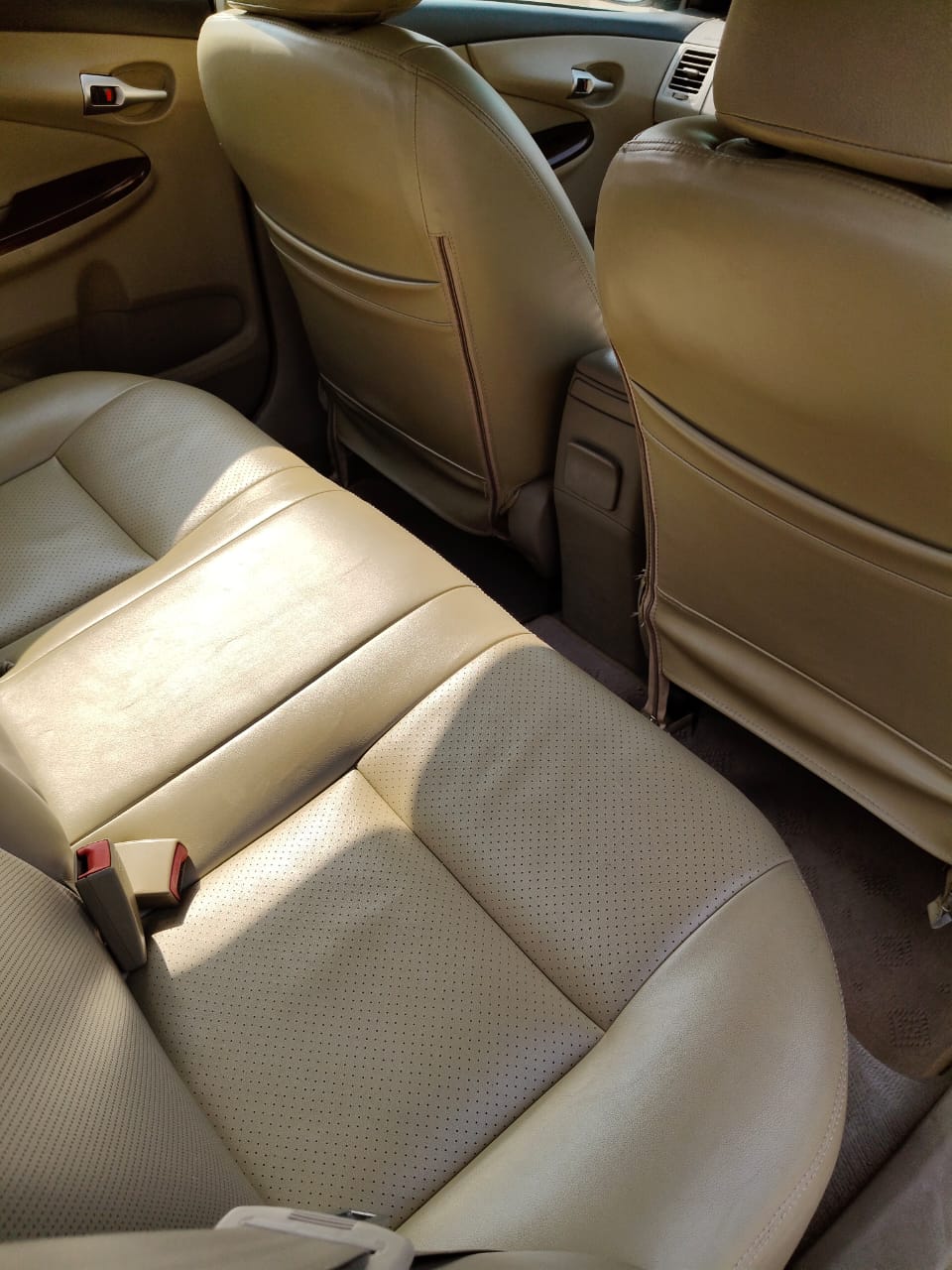 
								Toyota Corolla Altis full									